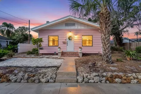 610 22nd St W, Bradenton, FL 34205