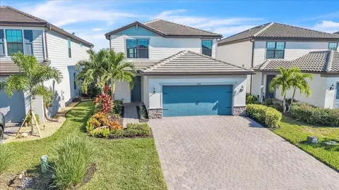 16317 Pine Mist Dr, Lakewood Ranch, FL 34211