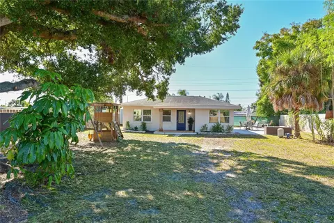 1712 63rd Ave W, Bradenton, FL 34207