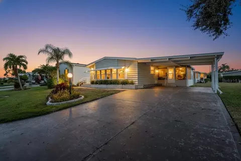 8416 Imperial Cir, Palmetto, FL 34221