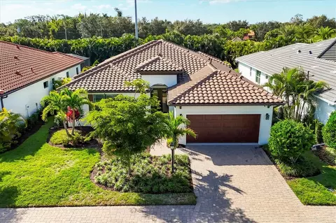 8020 Clearwater Ct, Sarasota, FL 34241