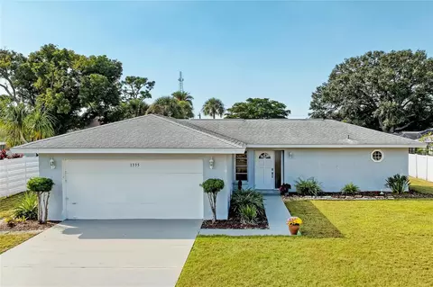 1335 Whispering Ln, Venice, FL 34285