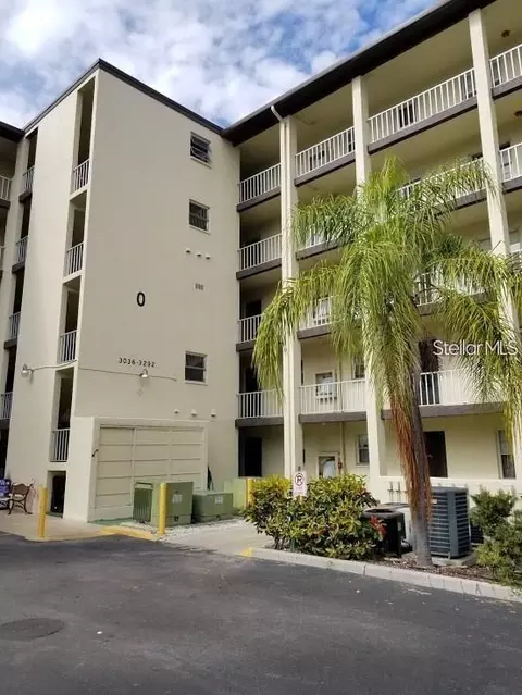 3288 Lake Bayshore Dr #523, Bradenton, FL 34205