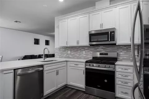 Kitchen - 10641 Spring Tide Way, Parrish, FL 34219 photo 1 of 3