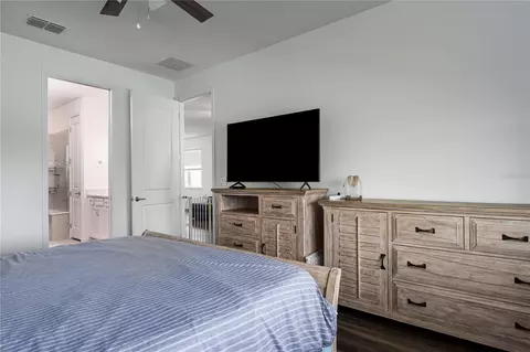 Bedroom - 10641 Spring Tide Way, Parrish, FL 34219 photo 2 of 4
