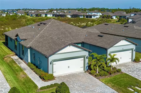 Exterior - 10641 Spring Tide Way, Parrish, FL 34219 photo 9 of 11