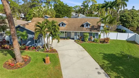 4124 Pinar Dr, Bradenton, FL 34210