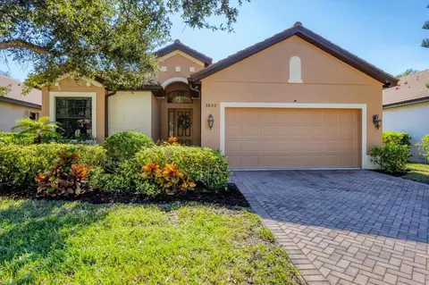 3820 80th Dr E, Sarasota, FL 34243