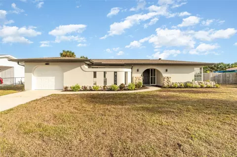 1247 Price Cir NW, Port Charlotte, FL 33948