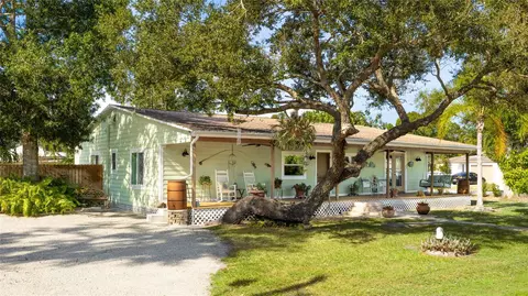 4030 Worcester Rd, Sarasota, FL 34231