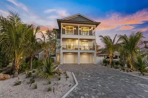 150 Grant Dr, Sarasota, FL 34236
