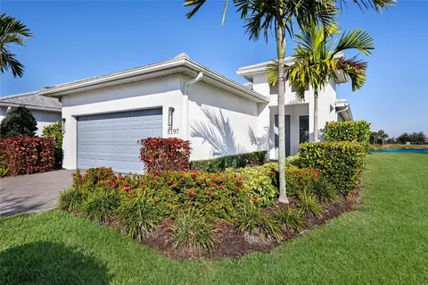5197 Barnett Cir, Lakewood Ranch, FL 34211