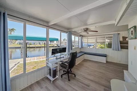 286 Nassau Dr, Palmetto, FL 34221