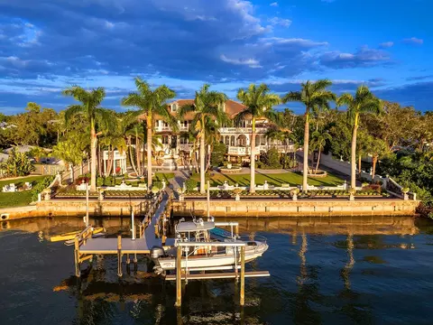 1310 S Lake Shore Dr, Sarasota, FL 34231