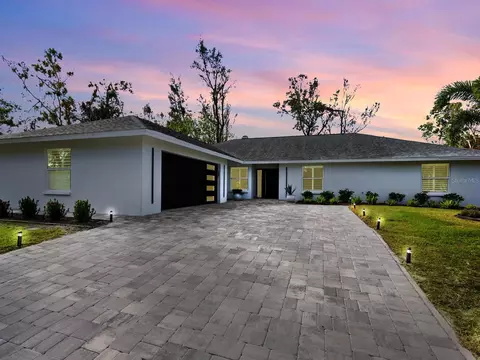 749 Tropical Cir, Sarasota, FL 34242