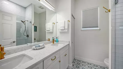 Bath - 3415 162nd Ave E, Parrish, FL 34219 photo 5 of 5