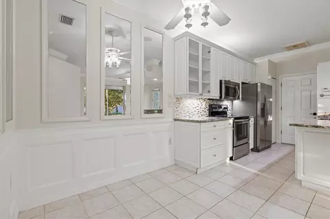 Kitchen - 13609 18th Pl E, Bradenton, FL 34212 photo 17 of 18