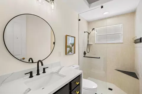 Bath - 13609 18th Pl E, Bradenton, FL 34212 photo 3 of 7