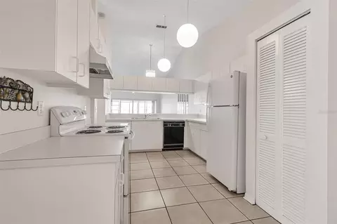 Kitchen - 4115 Putter Pl #4115, Bradenton, FL 34203 photo 1 of 3