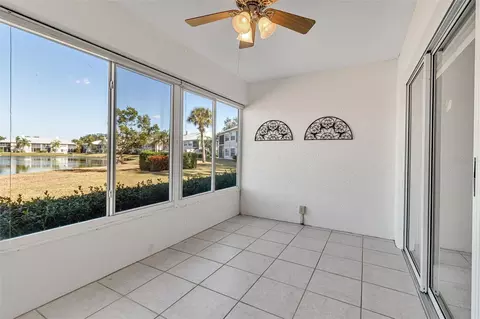 Exterior - 4115 Putter Pl #4115, Bradenton, FL 34203 photo 3 of 11