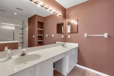 Bath - 4115 Putter Pl #4115, Bradenton, FL 34203 photo 1 of 5