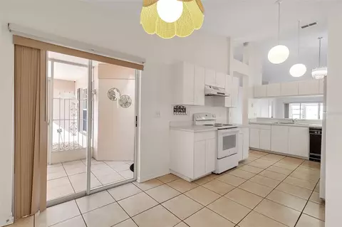 Kitchen - 4115 Putter Pl #4115, Bradenton, FL 34203 photo 2 of 3