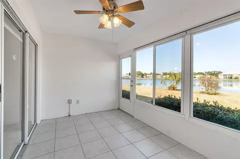 Exterior - 4115 Putter Pl #4115, Bradenton, FL 34203 photo 2 of 11