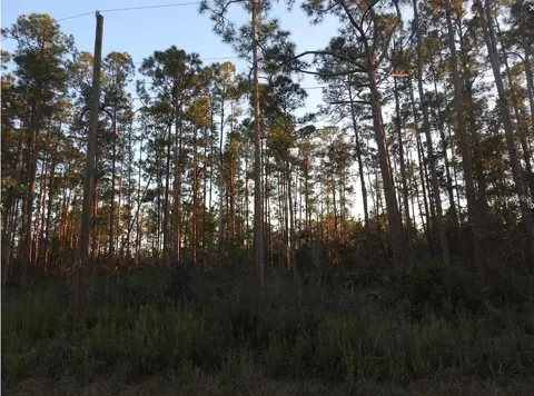 320 Gaillardia Dr, Indian Lake Estates, FL 33855