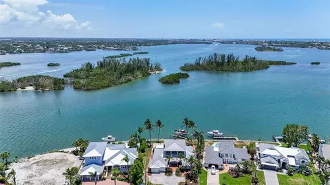 878 Freeling Dr, Sarasota, FL 34242