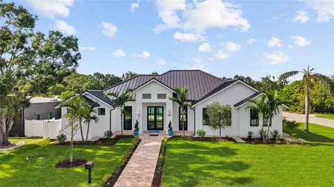 1915 Tulip Dr, Sarasota, FL 34239