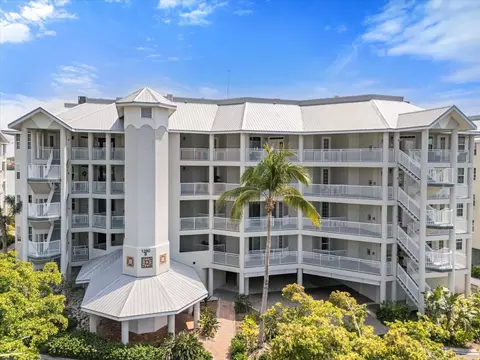 1260 Dolphin Bay Way #404, Sarasota, FL 34242