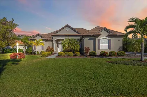 7922 Royal Birkdale Cir, Lakewood Ranch, FL 34202