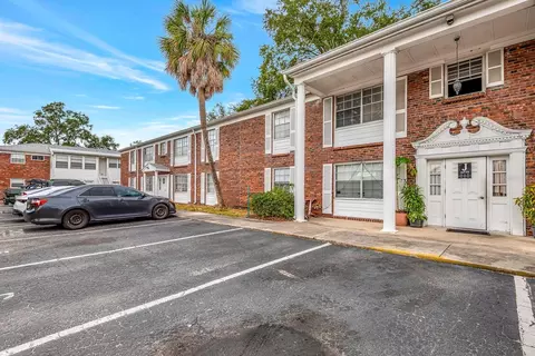 4507 9th St W #J1, Bradenton, FL 34207