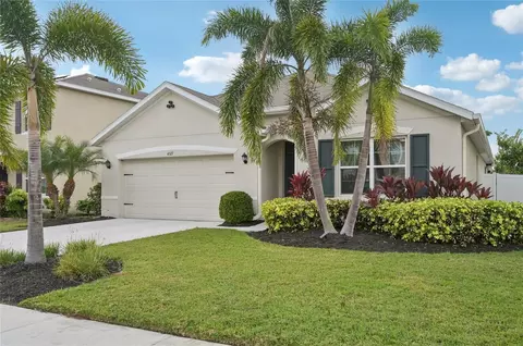4527 Willow Hammock Dr, Palmetto, FL 34221