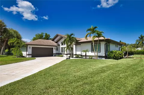 421 Bayside Ln, Nokomis, FL 34275