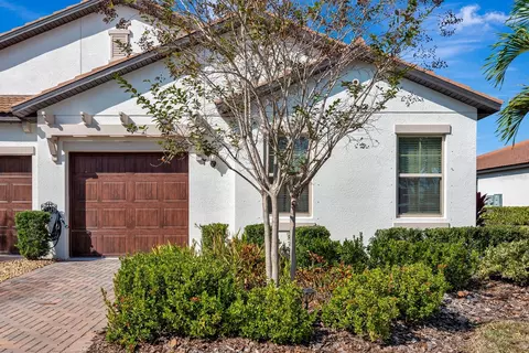 17003 Clear Cork Dr, Wimauma, FL 33598