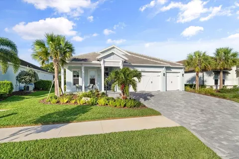 8281 Grande Shores Dr, Sarasota, FL 34240