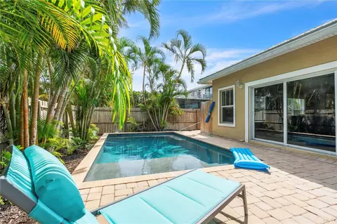 302 67th St, Holmes Beach, FL 34217