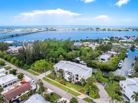 4212 126th St W #409, Cortez, FL 34215