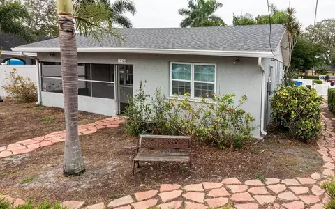 1502 13th St W, Bradenton, FL 34205