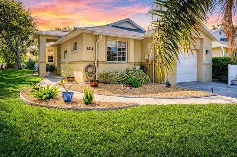 201 28th St W, Palmetto, FL 34221