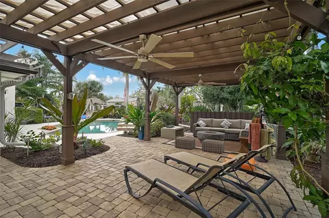 4508 Woodside Rd, Sarasota, FL 34242