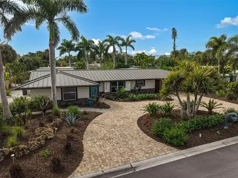 4508 Woodside Rd, Sarasota, FL 34242