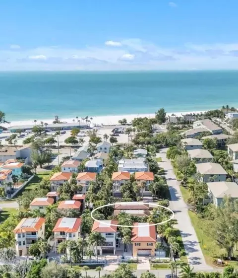 517 42nd St, Holmes Beach, FL 34217