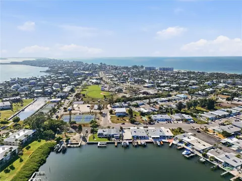 View/Area - 462 63rd St, Holmes Beach, FL 34217 photo 3 of 6