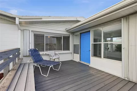 Exterior - 462 63rd St, Holmes Beach, FL 34217 photo 3 of 8