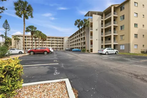 3839 Lake Bayshore Dr #H516, Bradenton, FL 34205