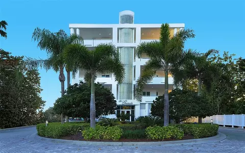 4561 Gulf Of Mexico Dr #202, Longboat Key, FL 34228