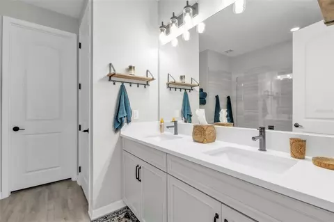 Bath - 14412 20th St E, Parrish, FL 34219 photo 1 of 5
