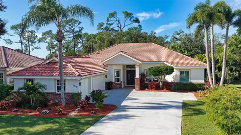 7018 Coachlight St, Sarasota, FL 34243